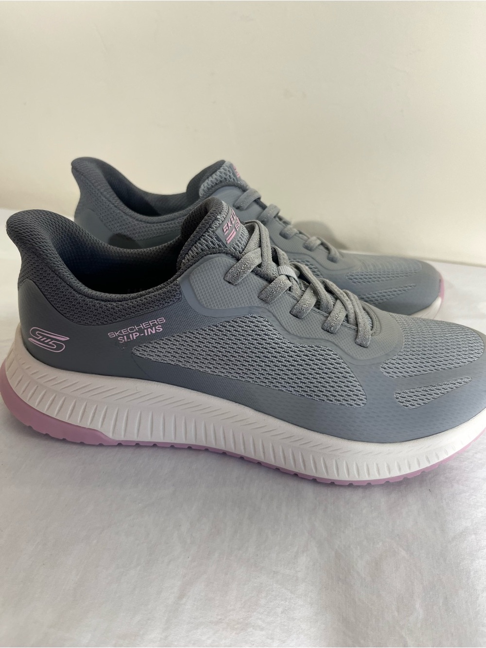 Skechers Women's Gray Athletic Slip-On Sneakers with Pink Sole Trim SZ 8